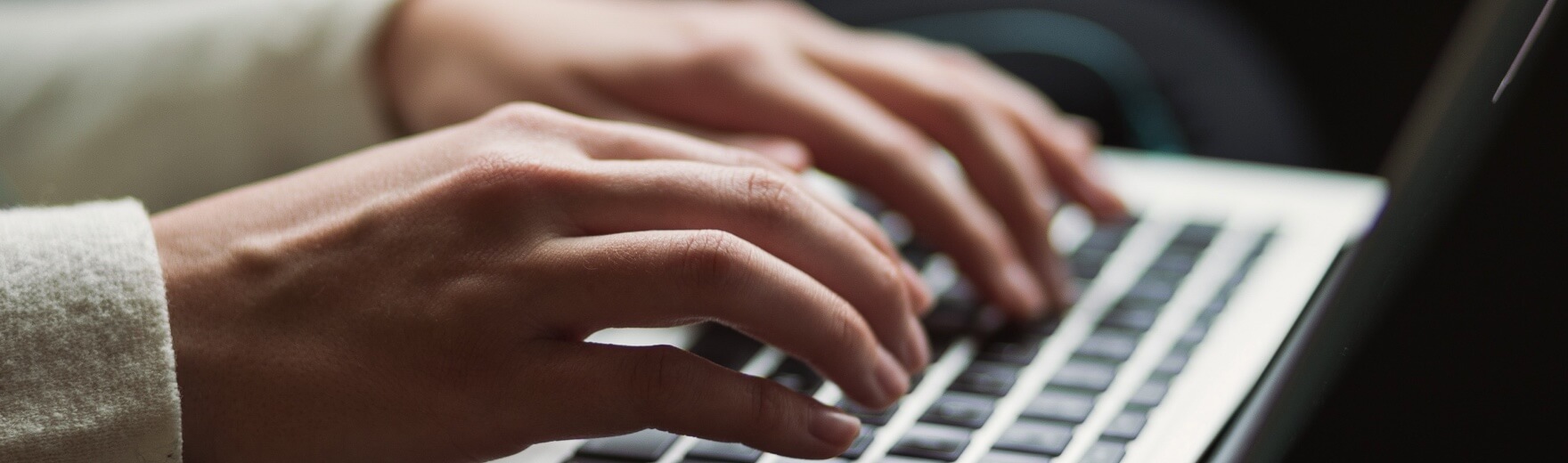 福利商城解決方案-由集團負責員工福利的電商化采購。 員工可以在內部商城平臺靈活選購，利用積分進行兌換并下單采買，貨物由供應商直接發送給員工，物流信息全程可追溯。-pc-甄云科技